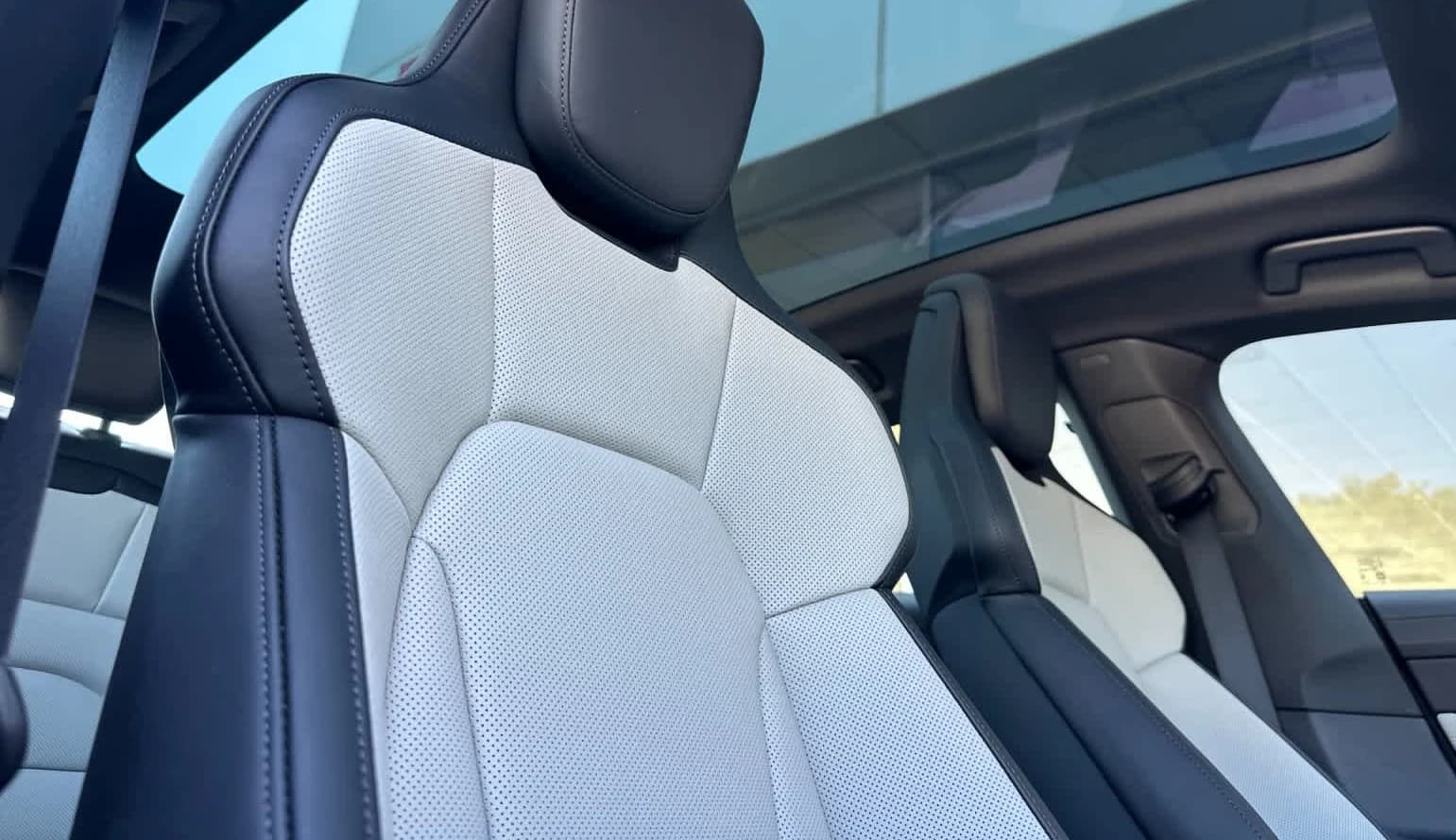 Porsche Taycan 4S AWD 2026 — side view