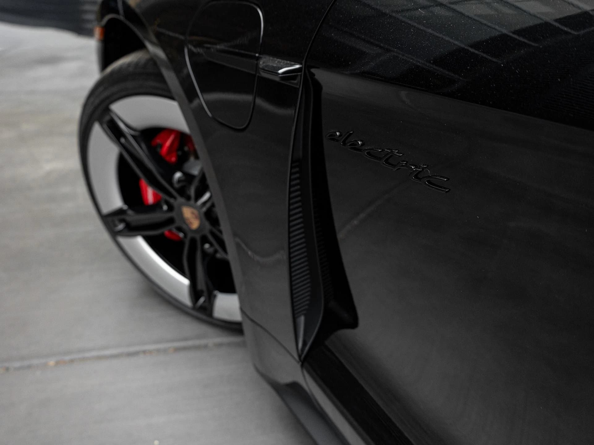 Porsche Taycan 4S AWD 2026 — side view