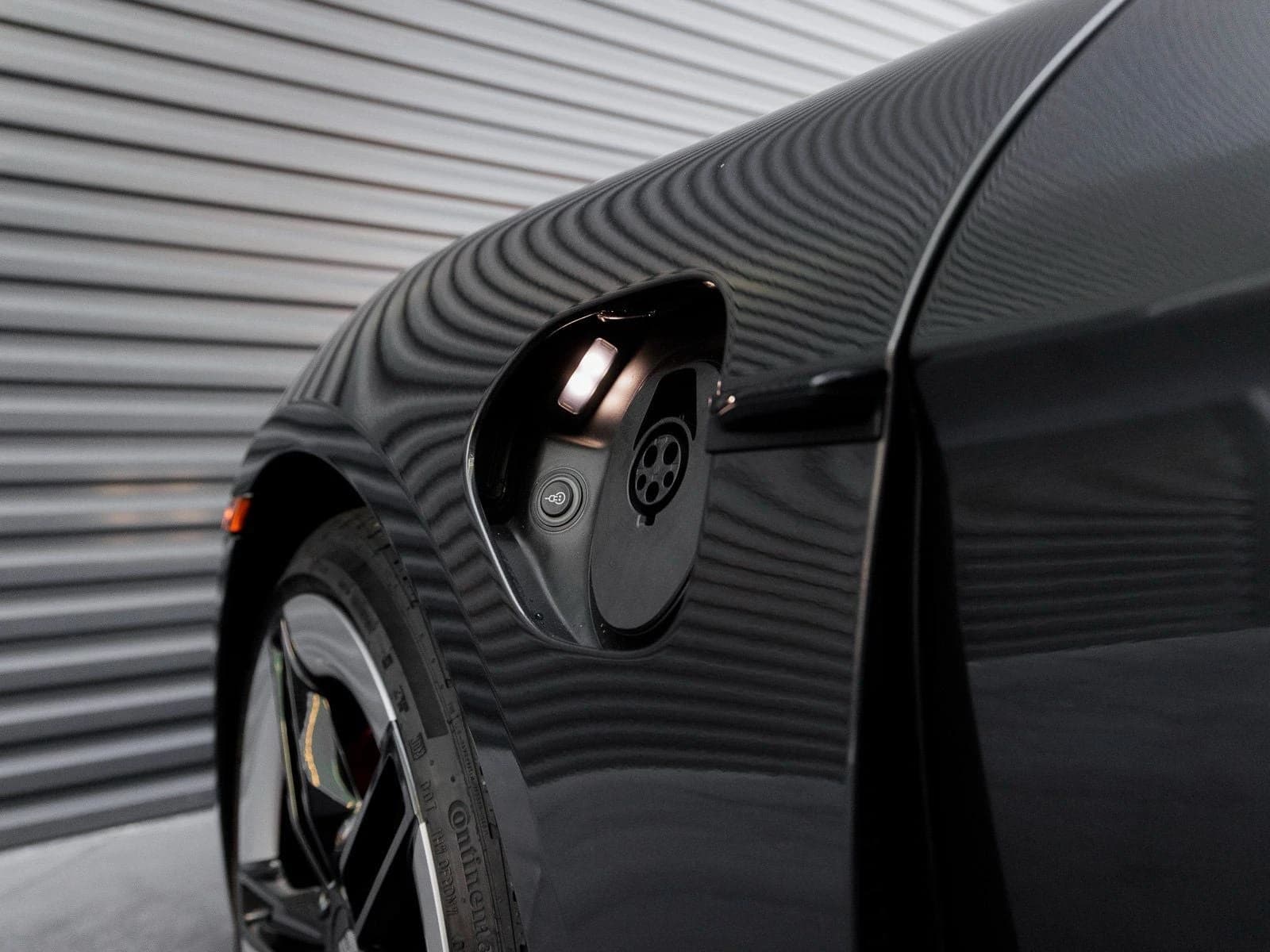 Porsche Taycan 4S AWD 2025 — side view