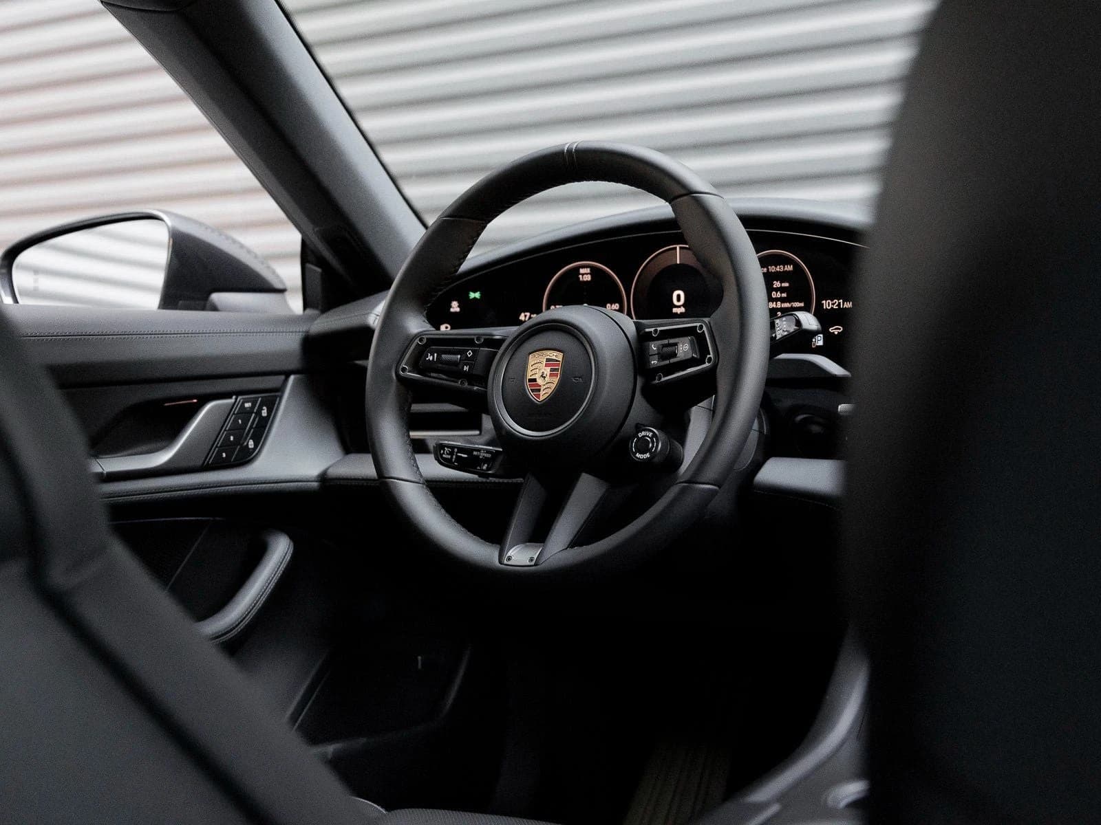 Porsche Taycan 4S AWD 2025 — side view