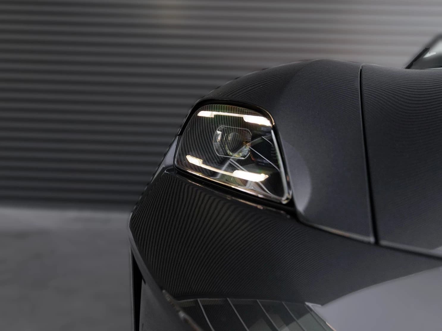 Porsche Taycan 4S AWD 2025 — side view