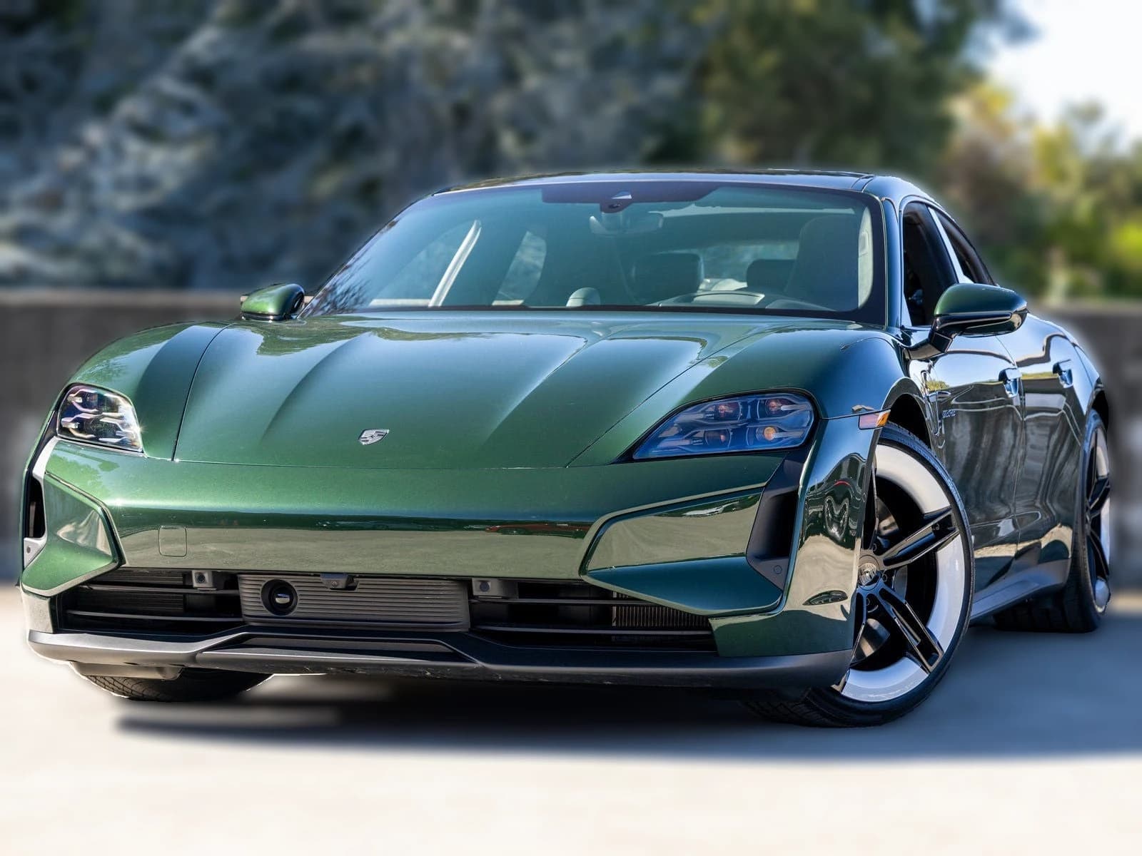 Porsche Taycan Turbo AWD 2026 — side view
