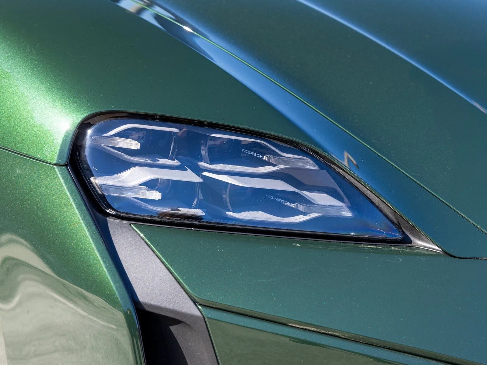 Porsche Taycan Turbo AWD 2026 — side view