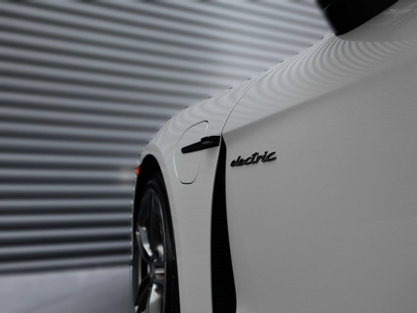 Porsche Taycan Turbo AWD 2025 — side view