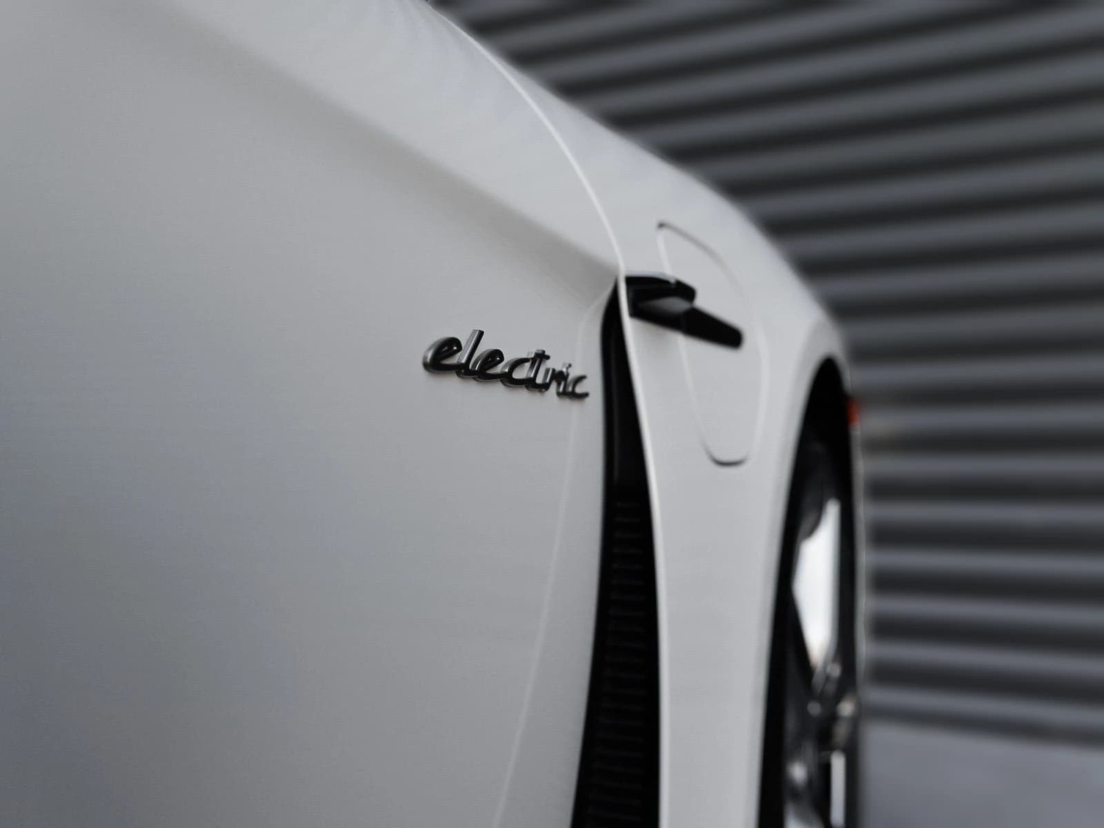 Porsche Taycan Turbo AWD 2025 — side view
