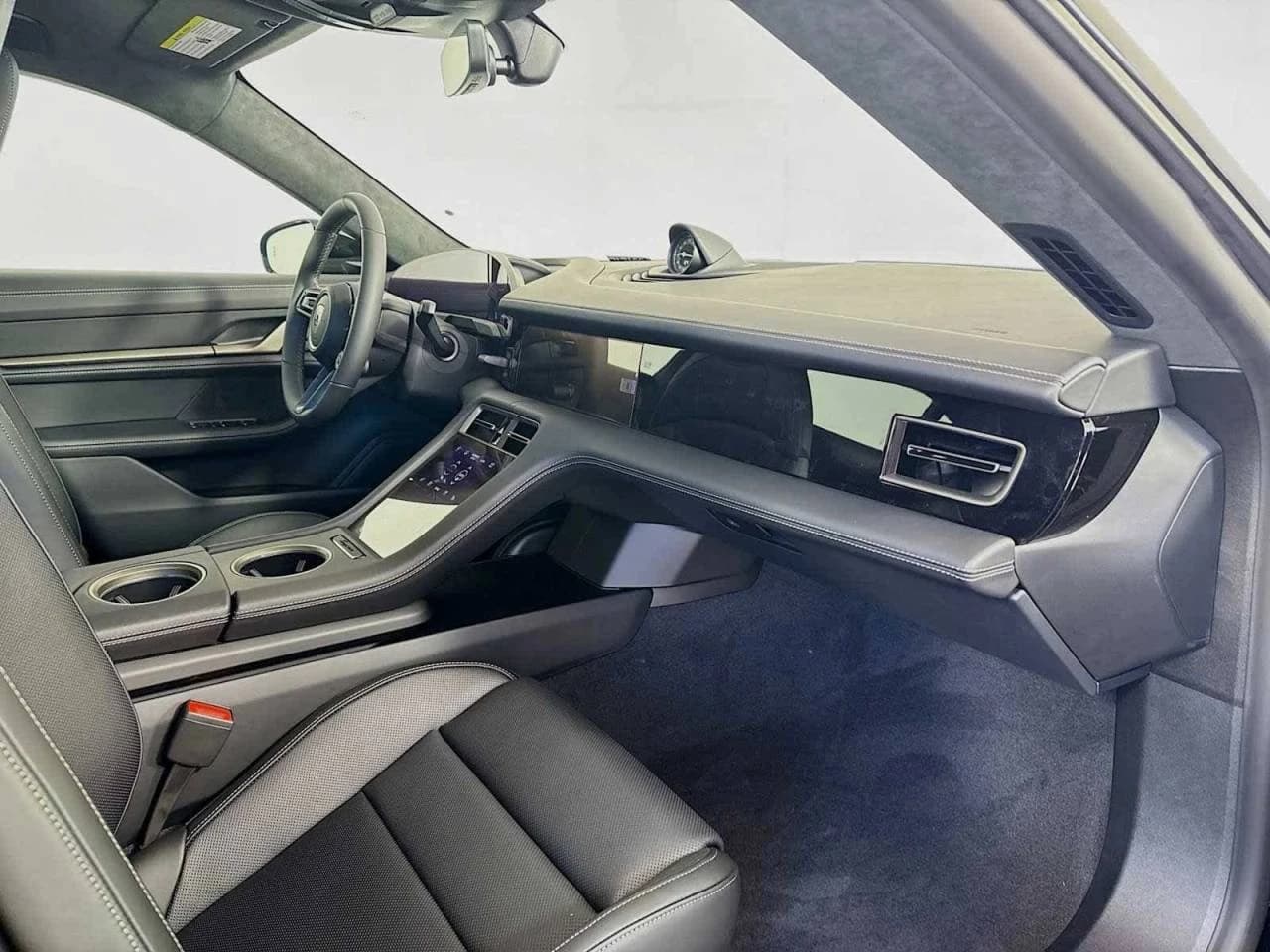 Porsche Taycan Turbo AWD 2026 — side view