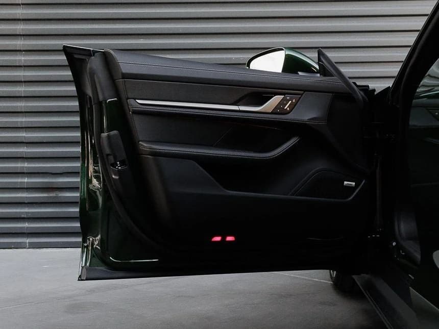 Porsche Taycan Turbo S AWD 2025 — side view
