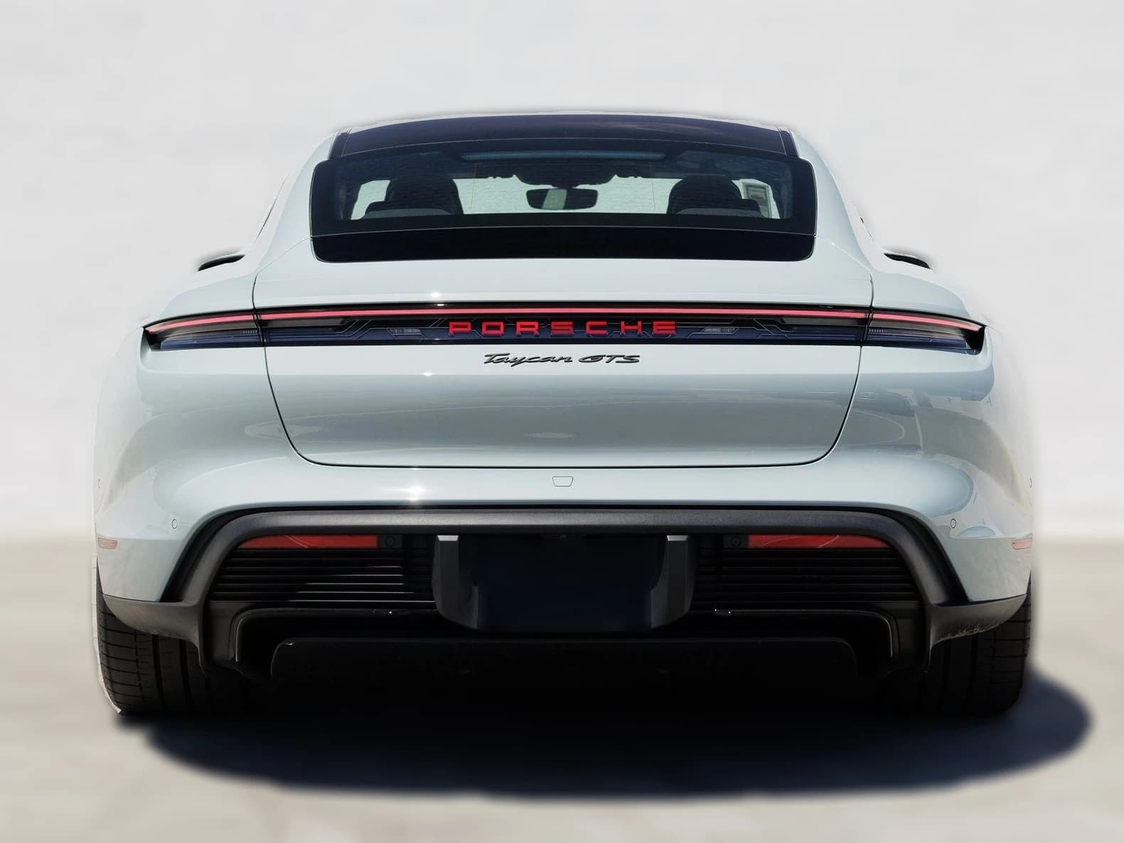 Porsche Taycan GTS AWD 2025 — side view
