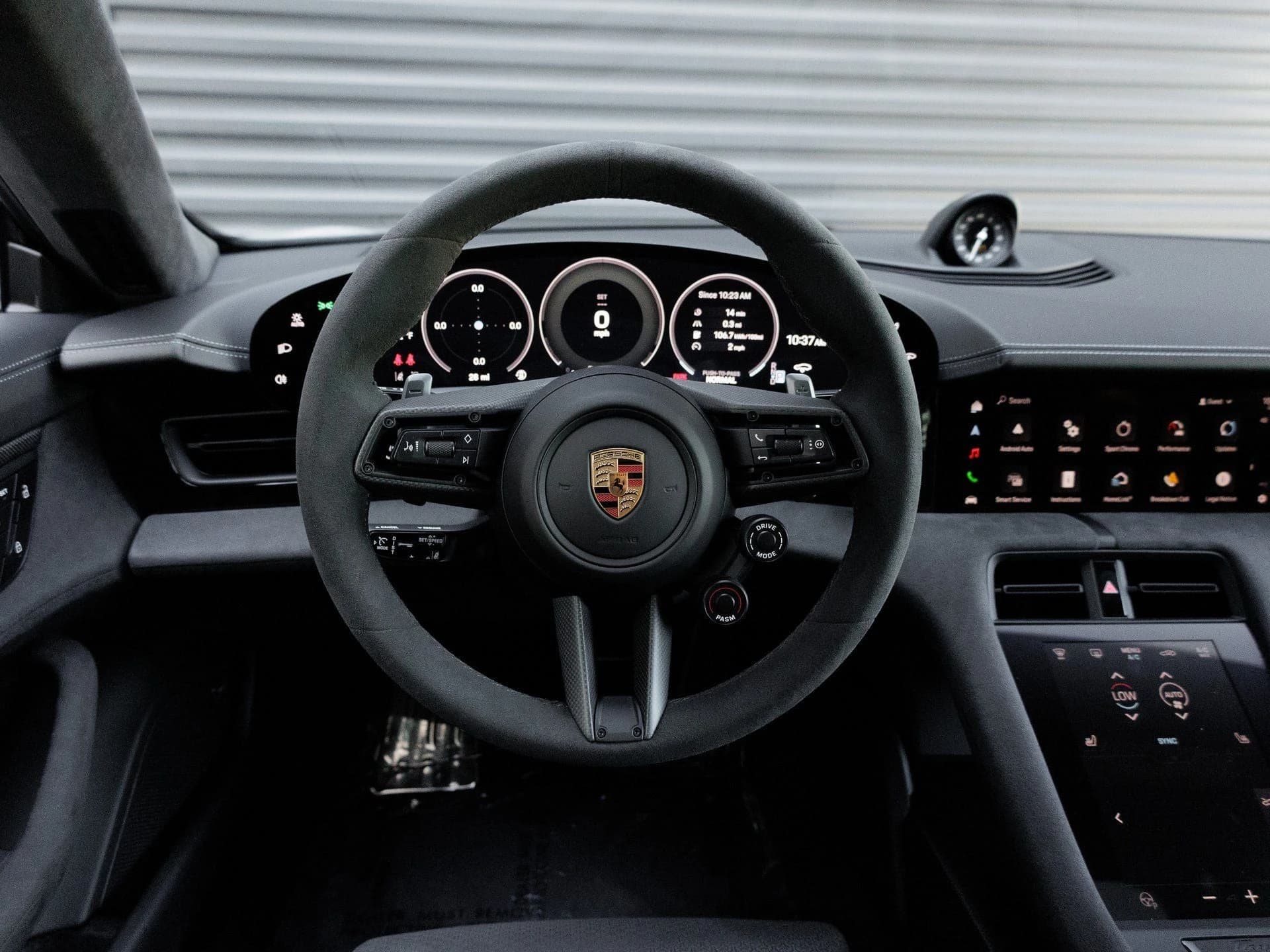 Porsche Taycan GTS AWD 2025 — side view