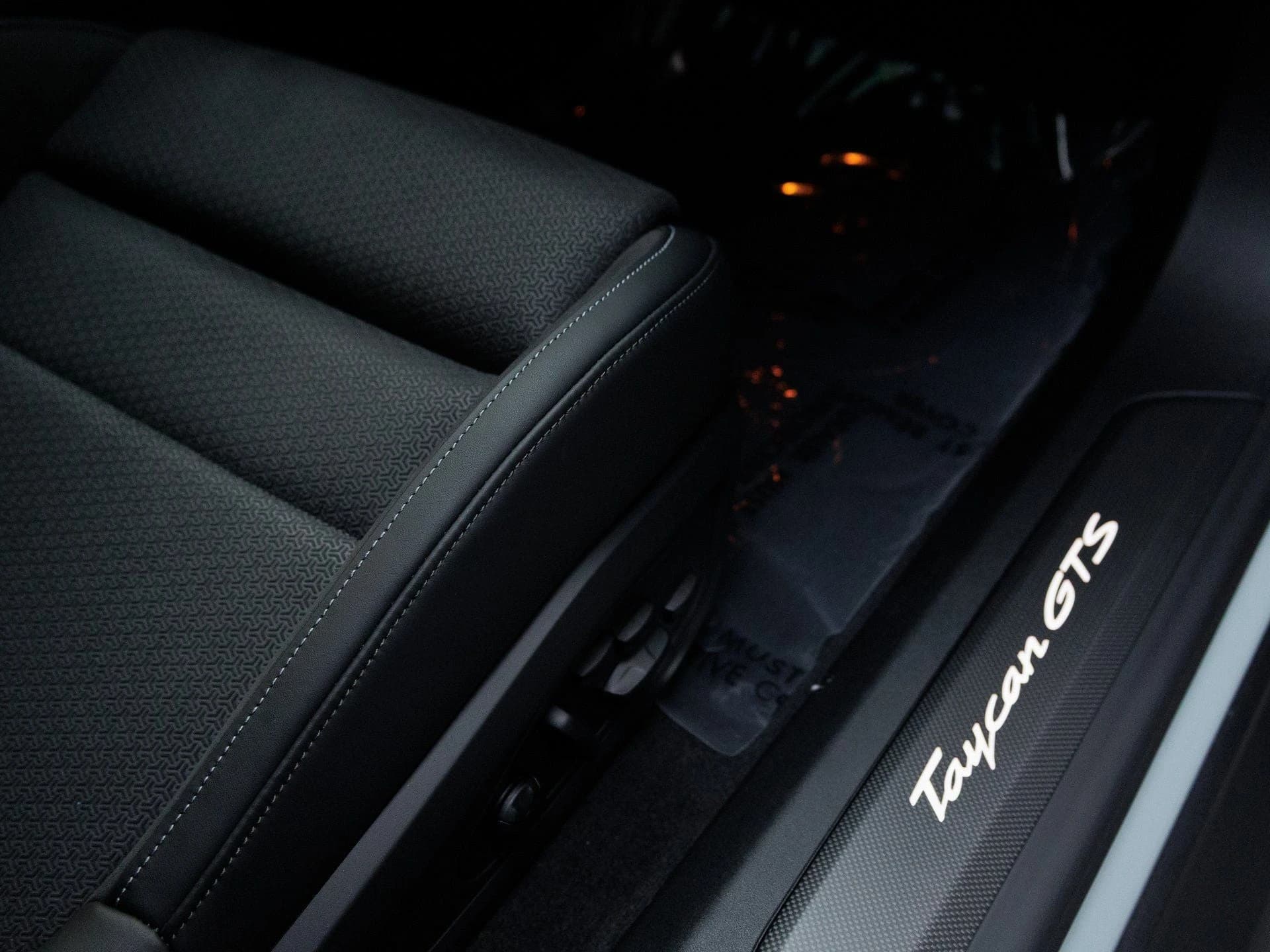 Porsche Taycan GTS AWD 2025 — side view