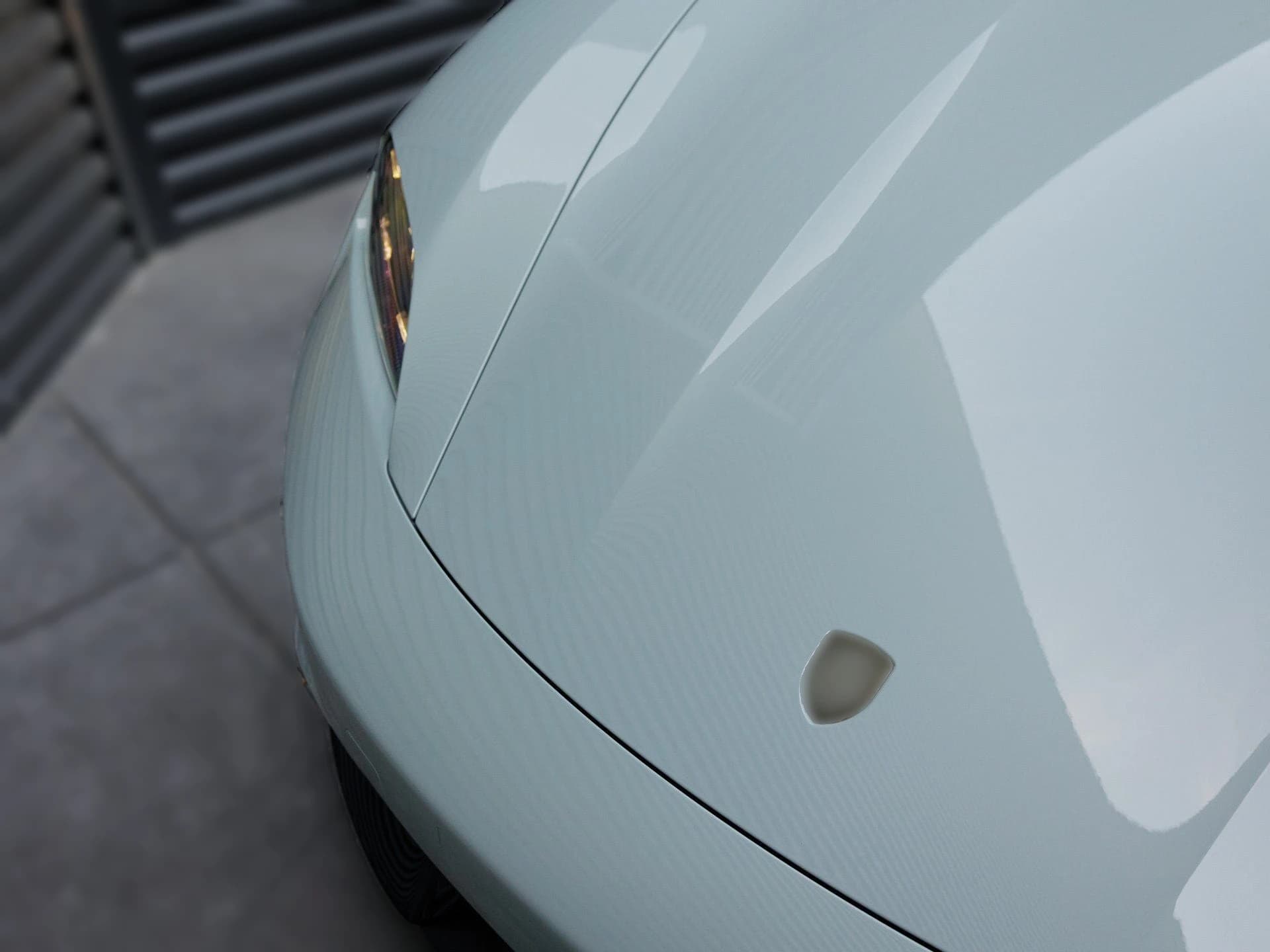 Porsche Taycan GTS AWD 2025 — side view