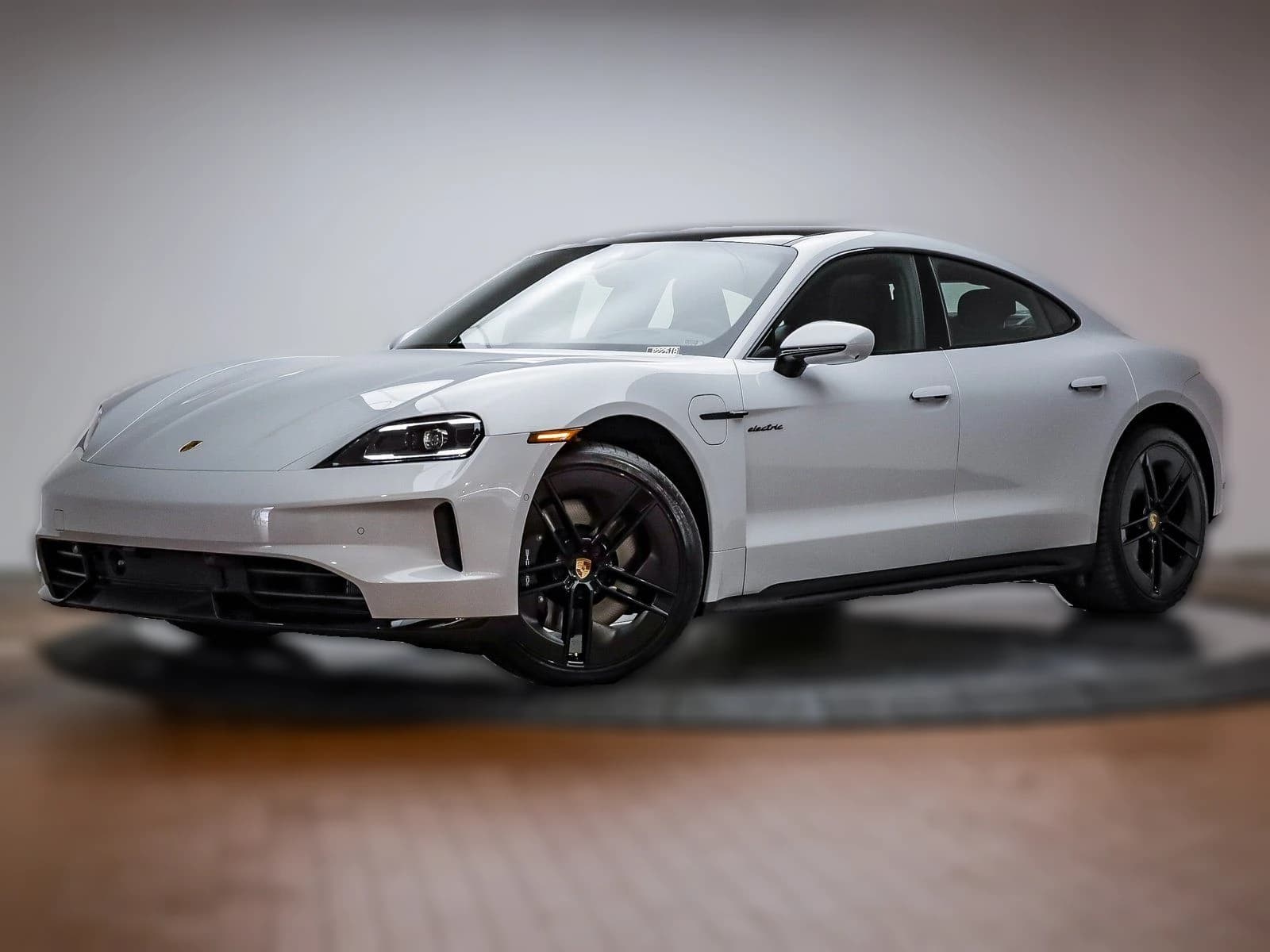 Porsche Taycan GTS AWD 2025 — side view