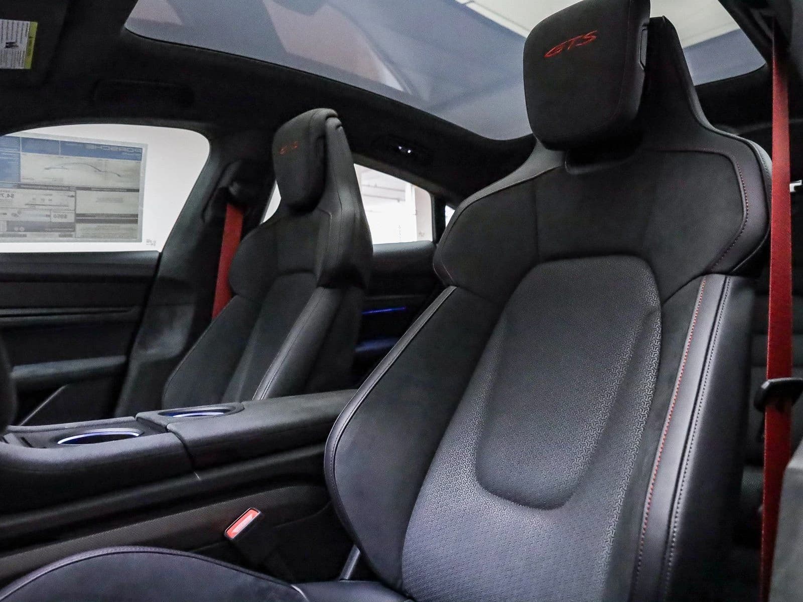 Porsche Taycan GTS AWD 2025 — side view