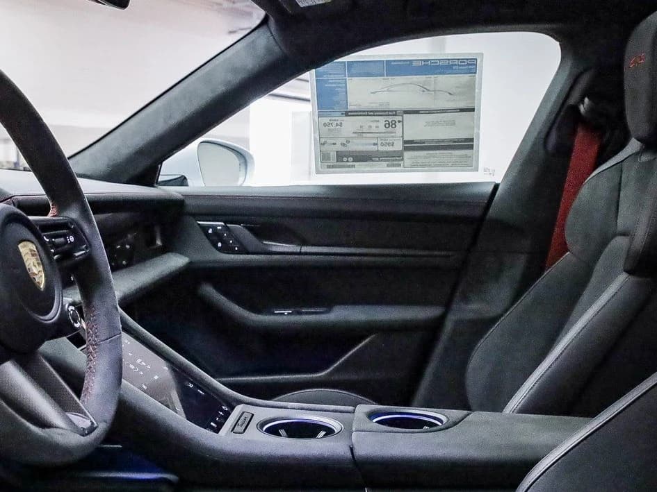 Porsche Taycan GTS AWD 2025 — side view