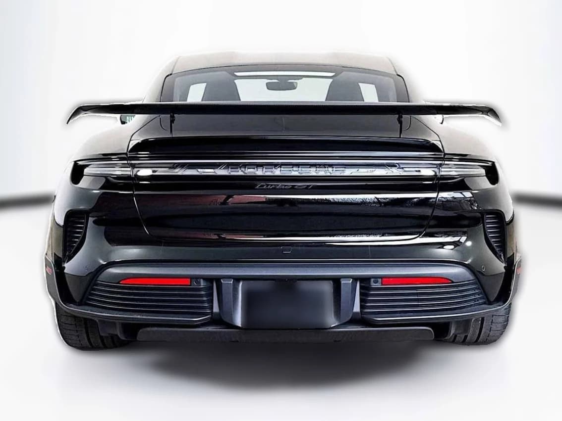 Porsche Taycan Turbo GT AWD w/Weissach Package 2025 — side view