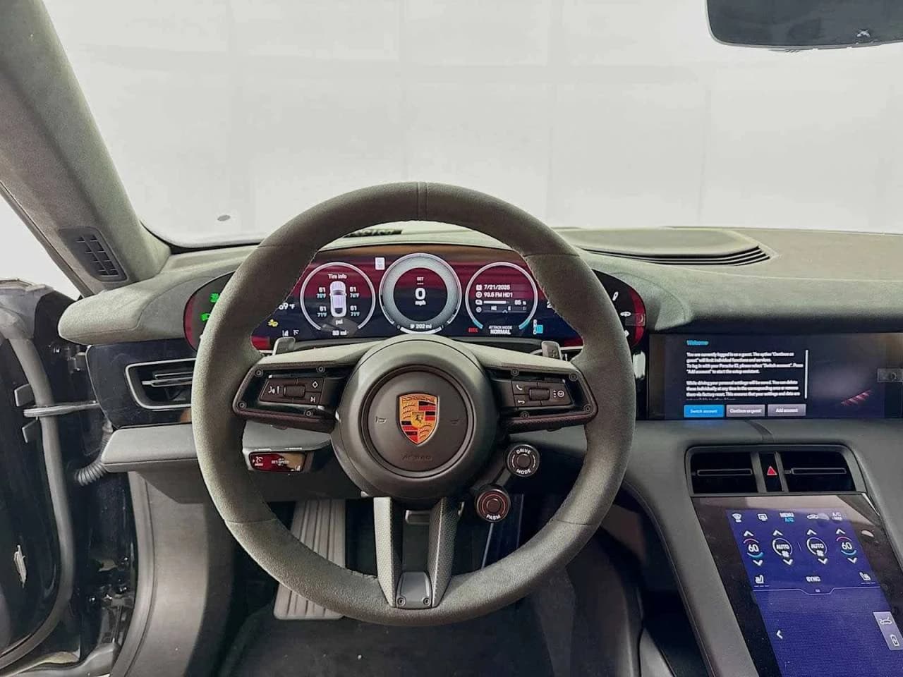 Porsche Taycan Turbo GT AWD w/Weissach Package 2025 — side view
