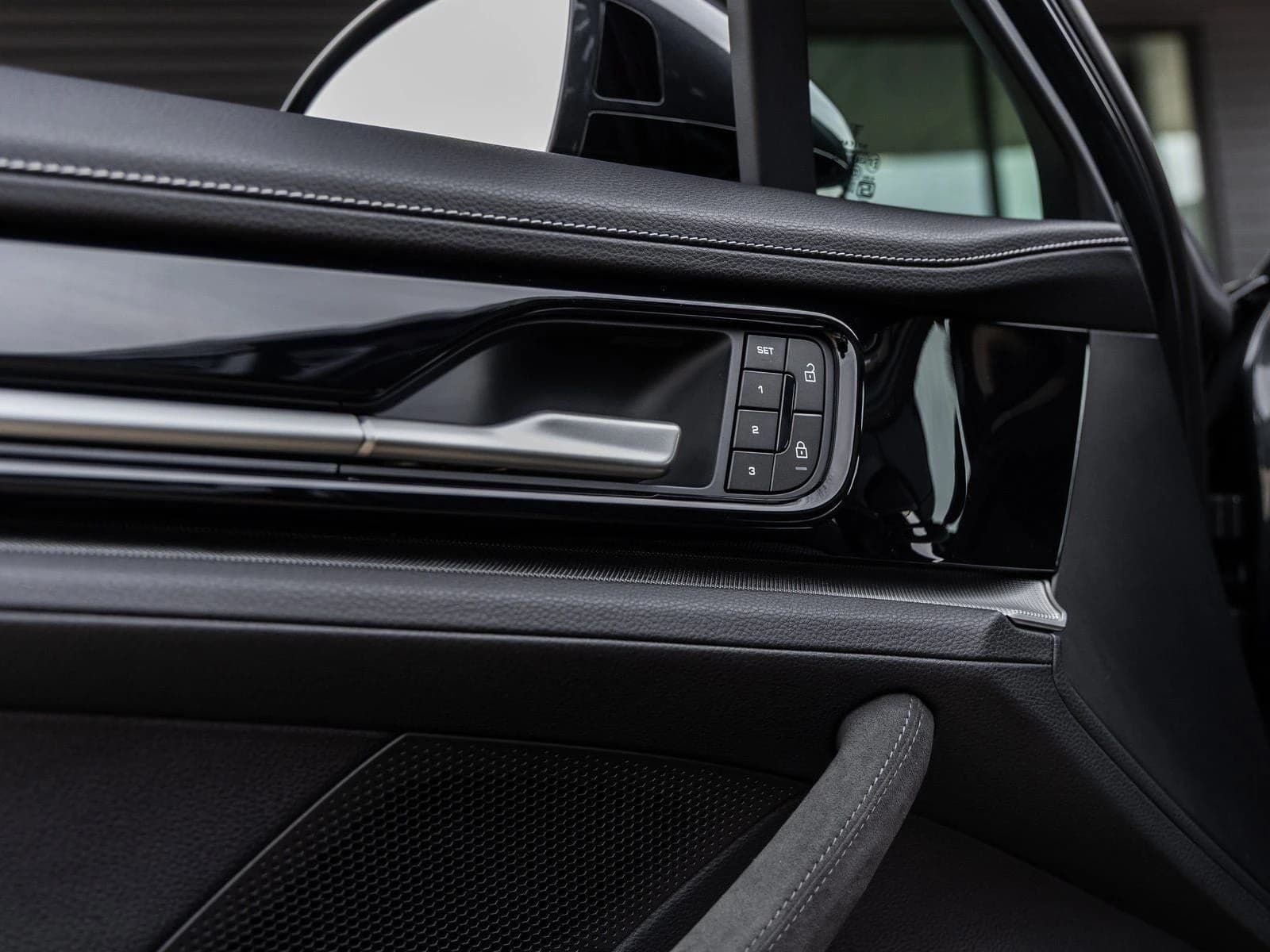 Porsche Panamera 4 E-Hybrid AWD 2026 — side view
