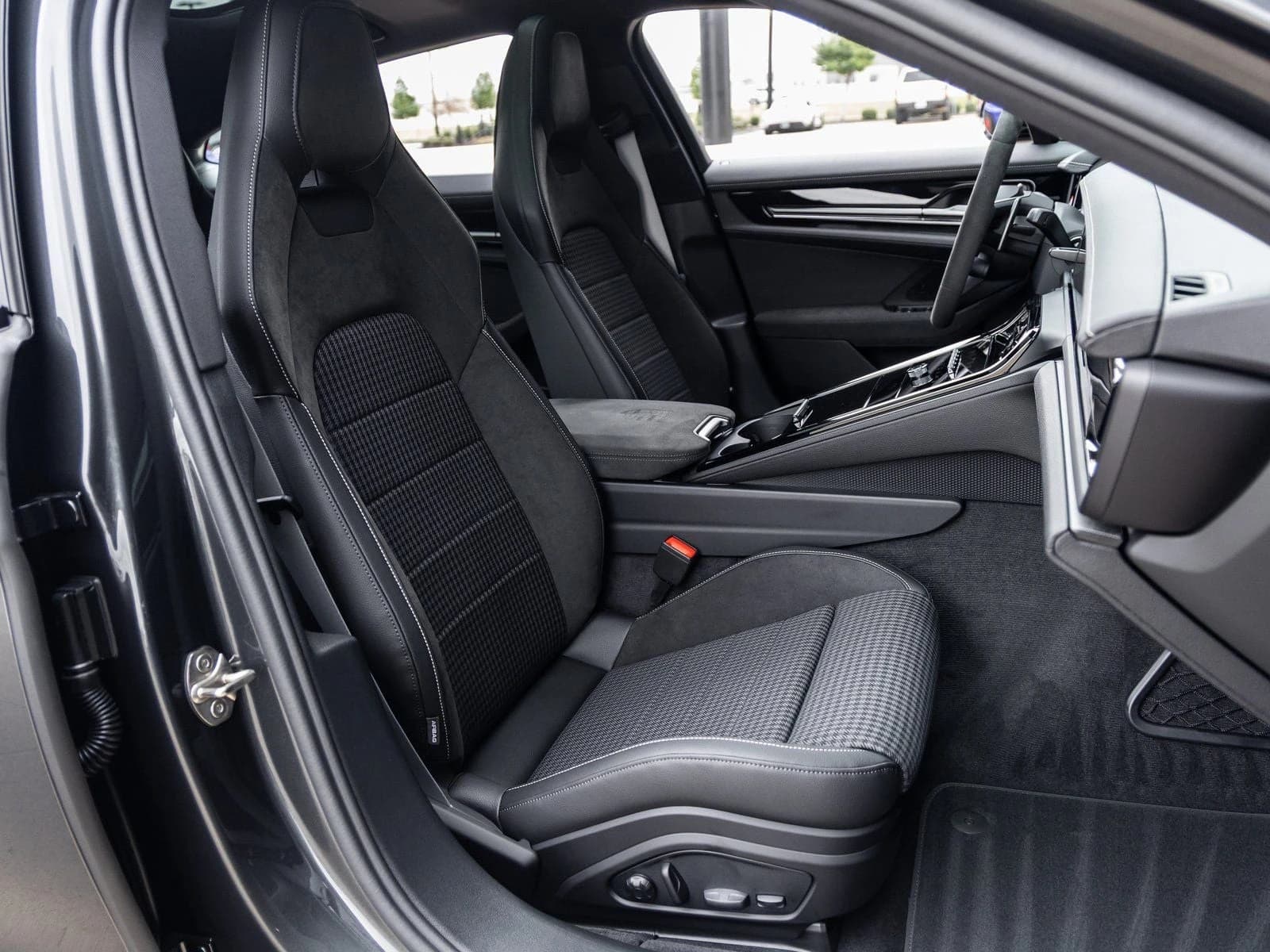 Porsche Panamera 4 E-Hybrid AWD 2026 — side view