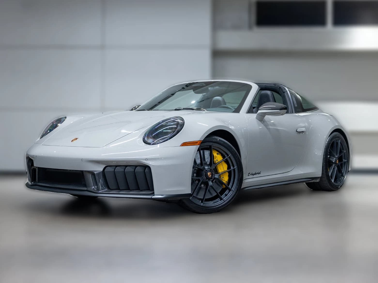 Porsche 911 4 GTS Targa 2026 — side view