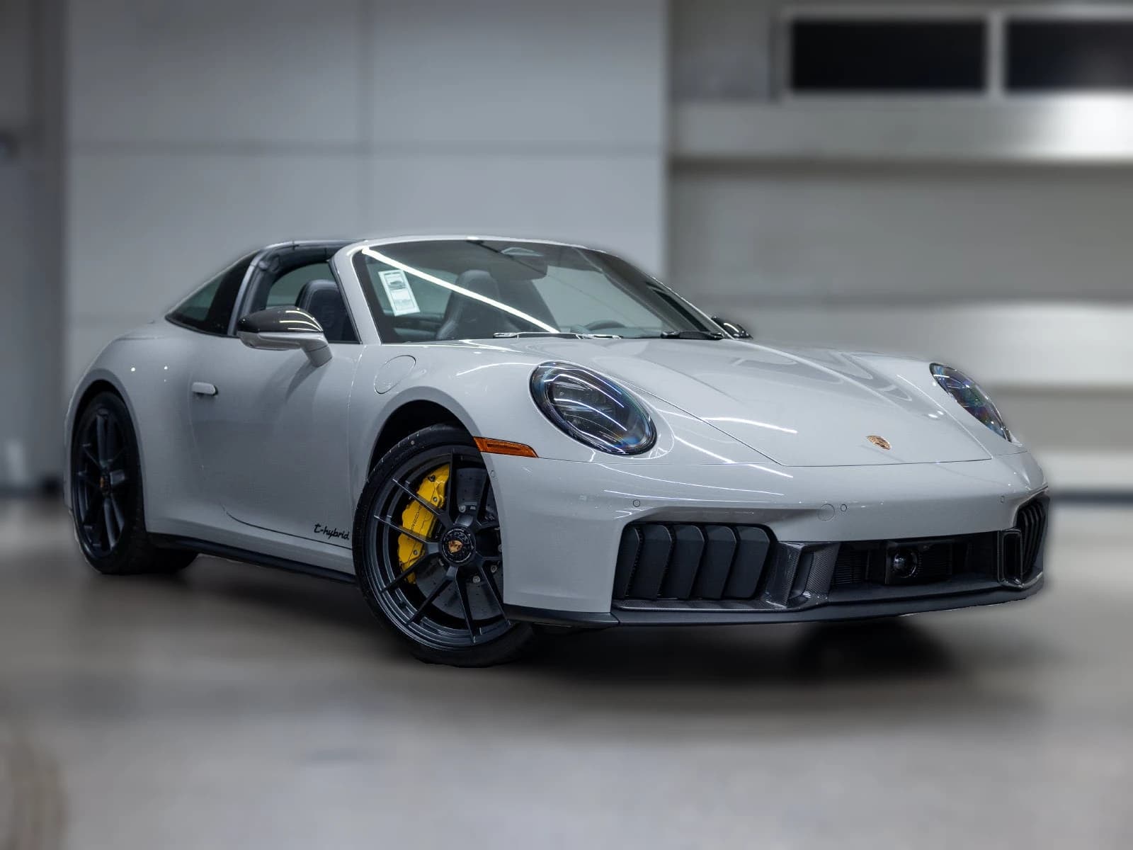 Porsche 911 4 GTS Targa 2026 — side view
