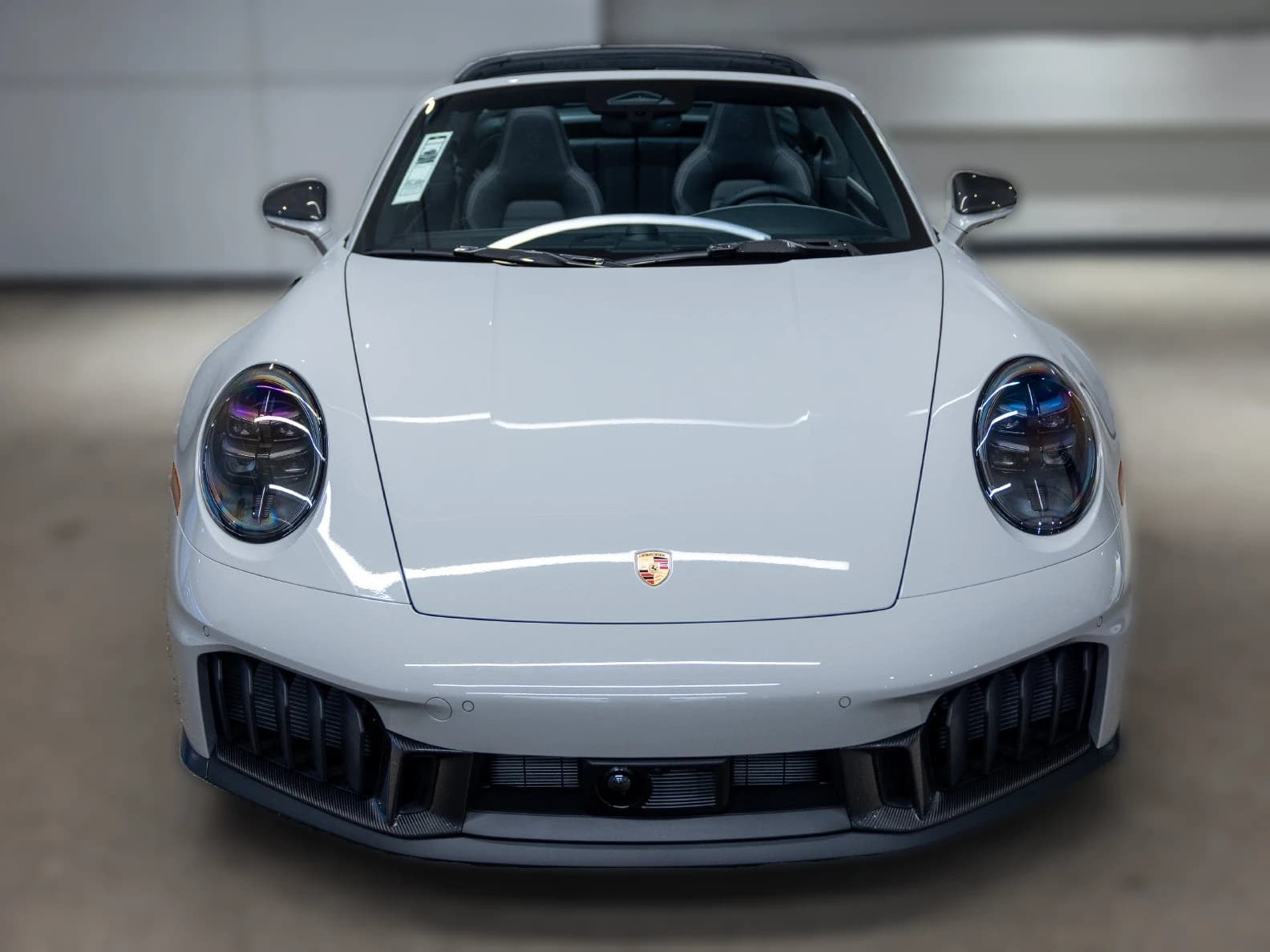 Porsche 911 4 GTS Targa 2026 — side view