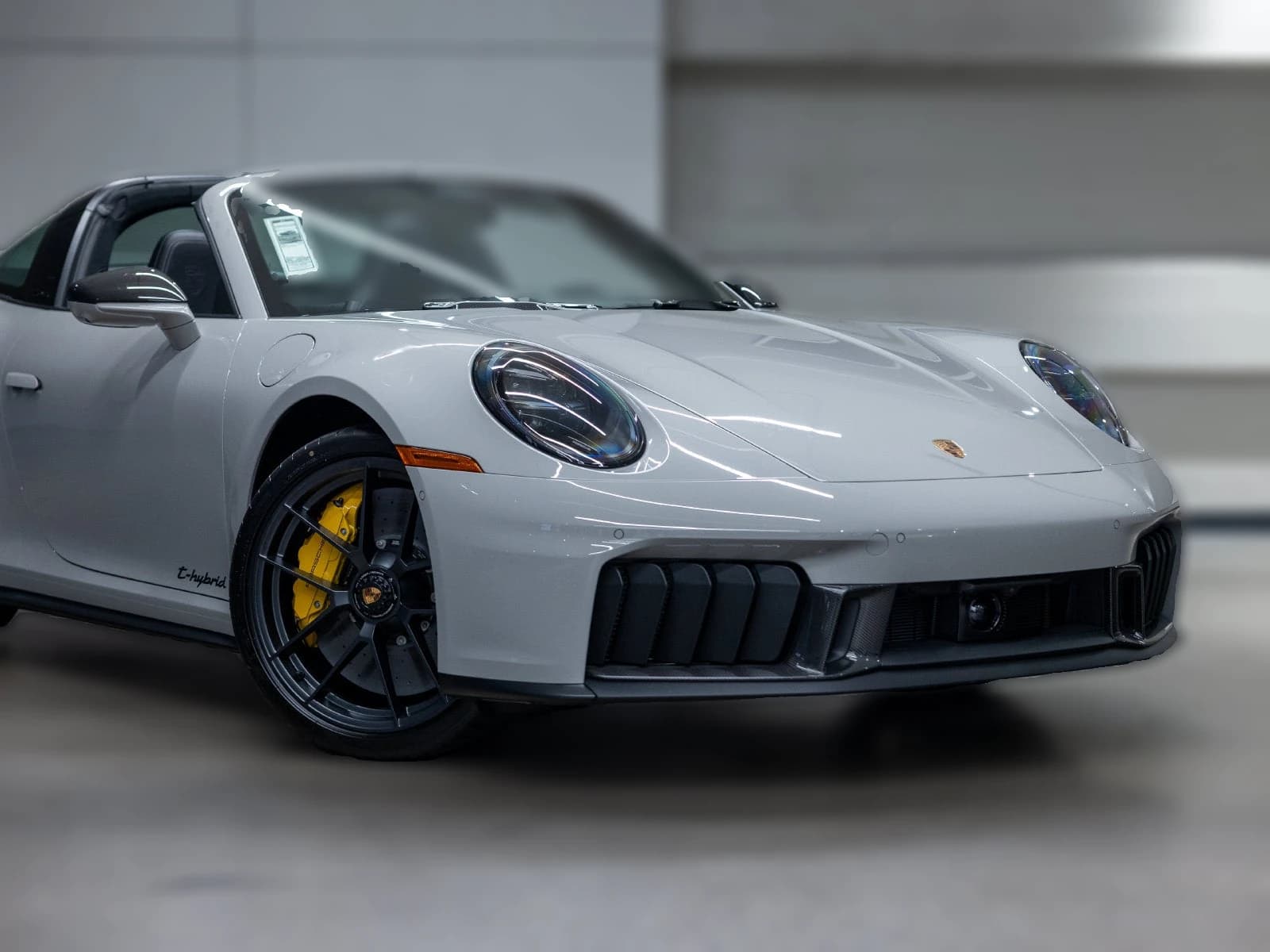 Porsche 911 4 GTS Targa 2026 — side view
