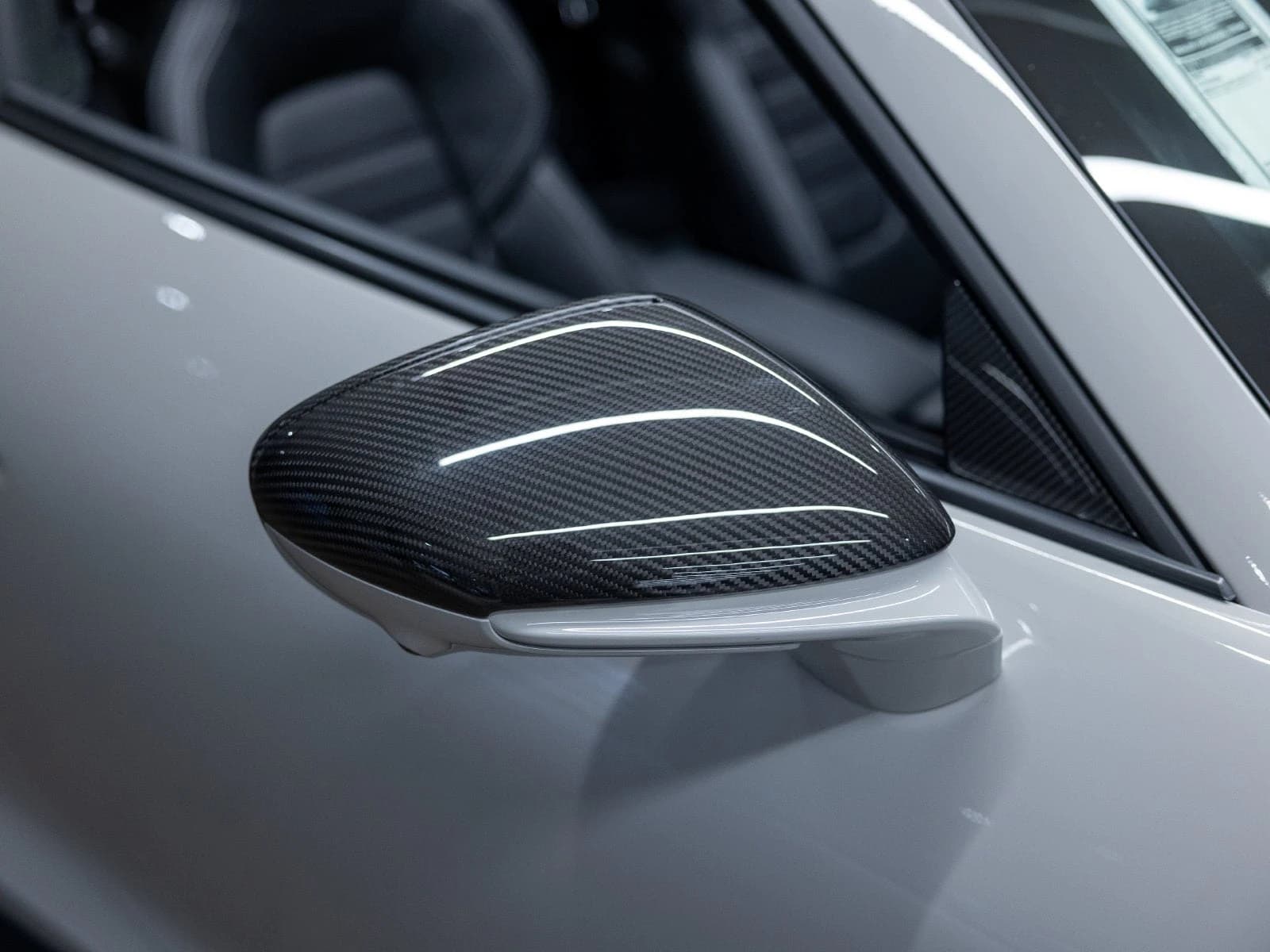 Porsche 911 4 GTS Targa 2026 — side view