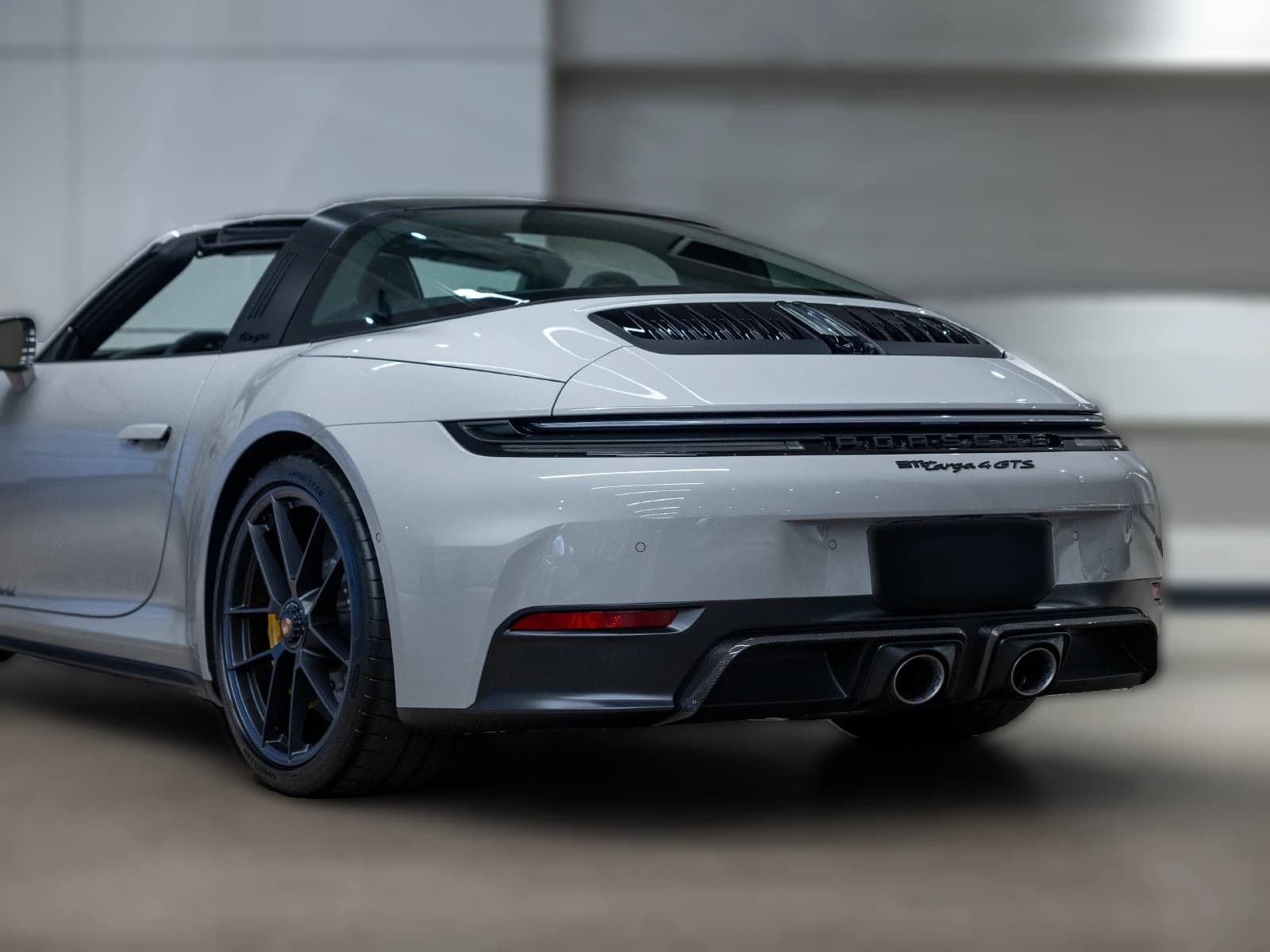 Porsche 911 4 GTS Targa 2026 — side view