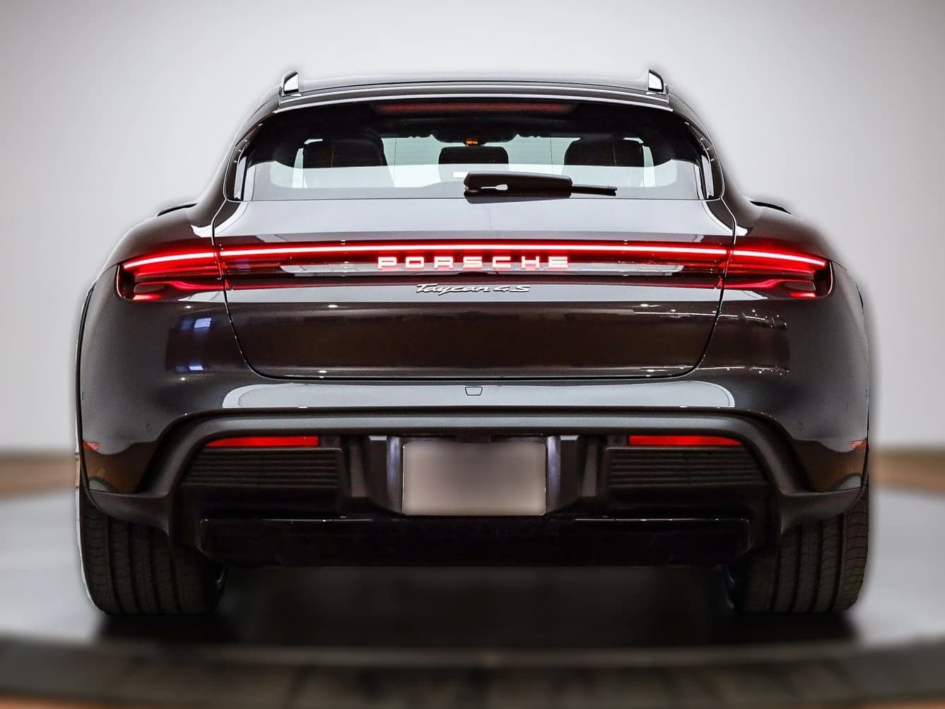 Porsche Taycan 4S Cross Turismo AWD 2025 — side view