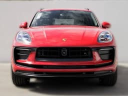 Porsche Macan T AWD 2025 — side view