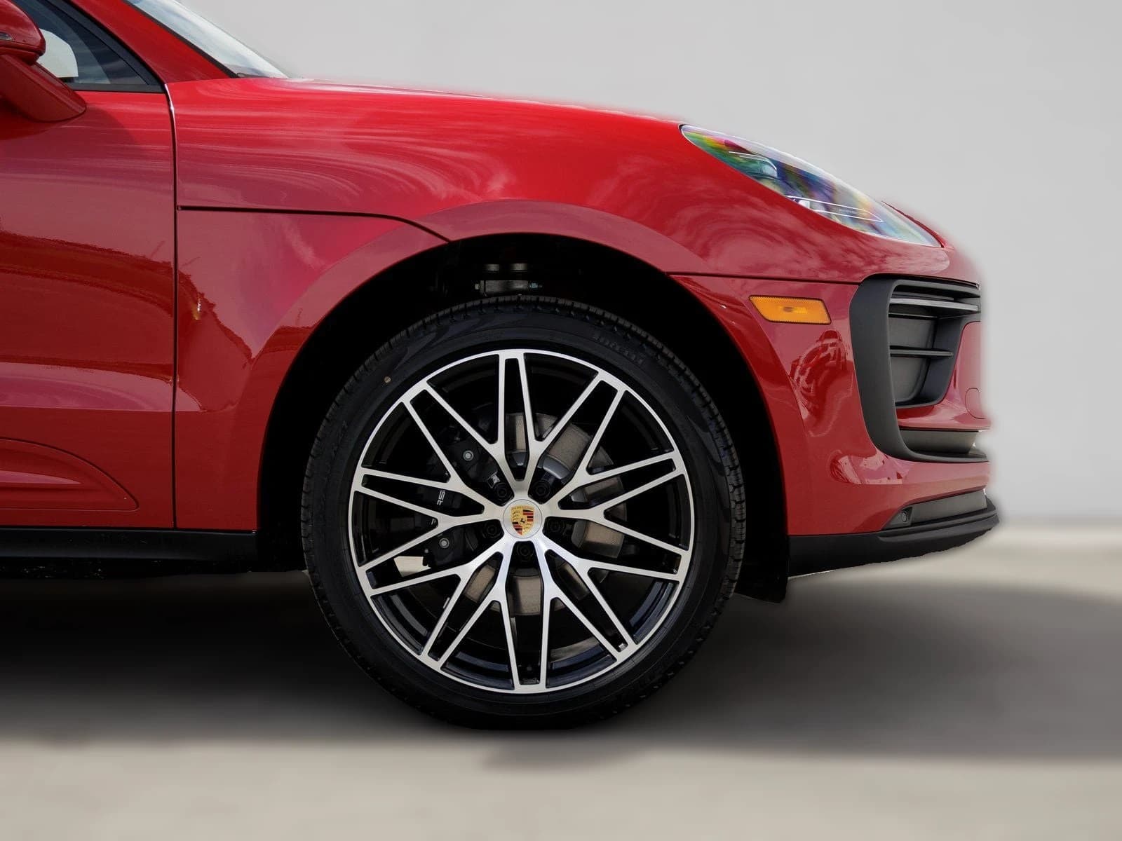 Porsche Macan T AWD 2025 — side view