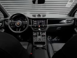Porsche Macan T AWD 2025 — side view
