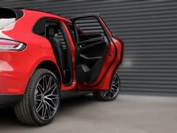Porsche Macan T AWD 2025 — side view
