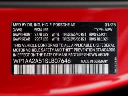 Porsche Macan T AWD 2025 — side view