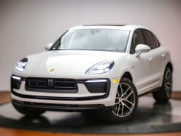 Porsche Macan T AWD 2026 — side view