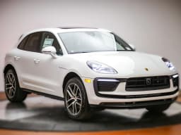 Porsche Macan T AWD 2026 — side view