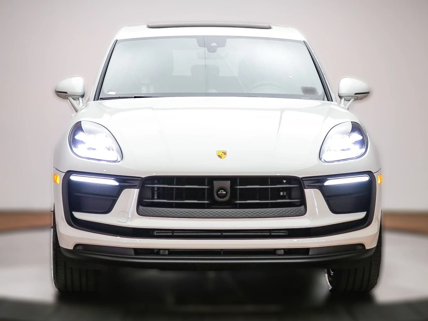 Porsche Macan T AWD 2026 — side view