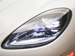 Porsche Macan T AWD 2026 — side view