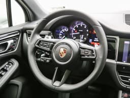 Porsche Macan T AWD 2026 — side view