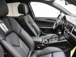 Porsche Macan T AWD 2026 — side view