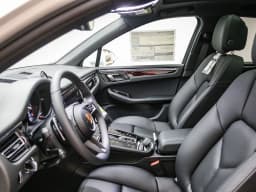 Porsche Macan T AWD 2026 — side view