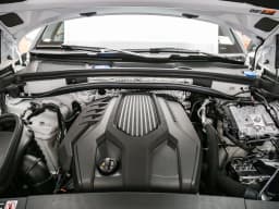 Porsche Macan T AWD 2026 — side view