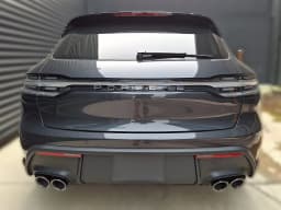Porsche Macan Base AWD 2026 — side view