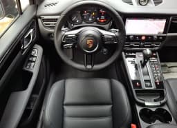 Porsche Macan Base AWD 2026 — side view