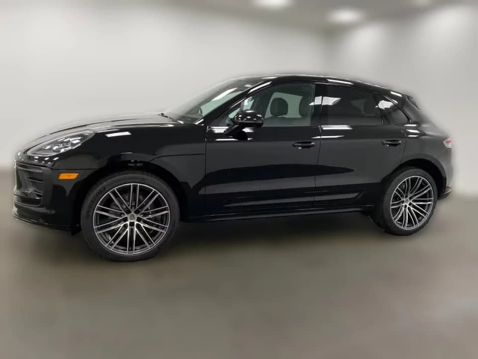 Porsche Macan T AWD 2026 — side view