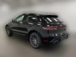 Porsche Macan T AWD 2026 — side view