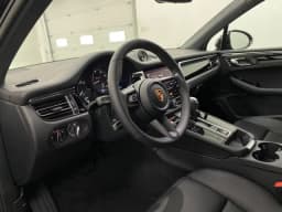Porsche Macan T AWD 2026 — side view