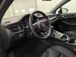 Porsche Macan T AWD 2026 — side view