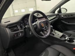 Porsche Macan T AWD 2026 — side view