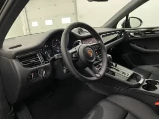 Porsche Macan T AWD 2026 — side view